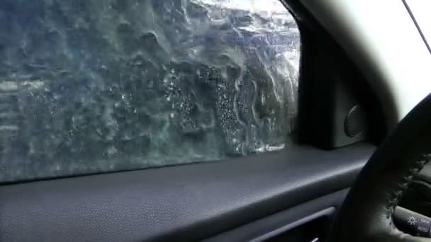 Lavado de coches, agua, vidrio y espejo — Vídeo de stock