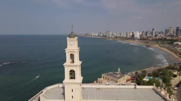 Tel Aviv - Jaffa, uitzicht van boven. Moderne stad met wolkenkrabbers en de oude stad. Birds-eye zicht. Israël, het Midden-Oosten — Stockvideo