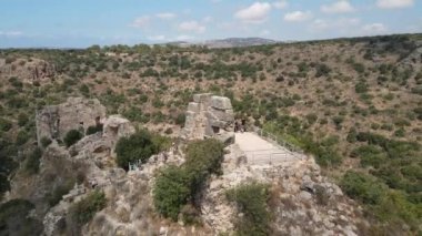 Montfort Kalesi 'nin kalıntıları Kuzey İsrail' deki Yukarı Celile 'de yüksek bir tepede yer almaktadır. 13. yüzyılda Töton Düzeni' nin büyük efendilerinin eski evi.