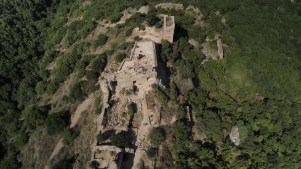Monfort medieval teutonic order castle ruins in Israel, aerial drone view — Stock Video