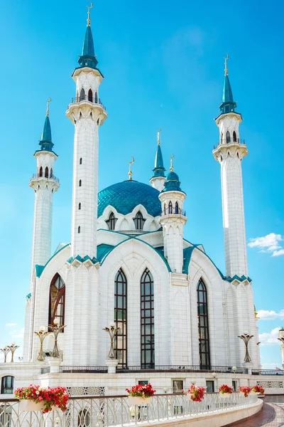 Мечеть Кул Шариф в Казанском Кремле на фоне неба — стоковое фото