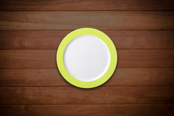 Плита на деревянном фоне
