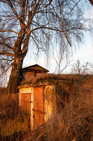 Vista esterna dettagliata della scappatoia del vecchio bunker — Foto Stock