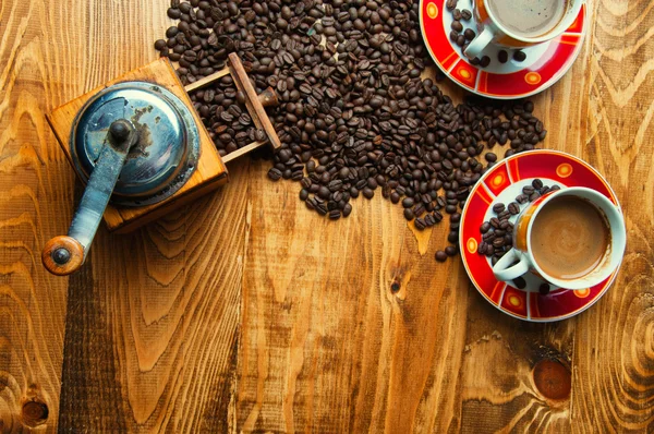 Концепция кофе на коричневом деревянном столе — стоковое фото