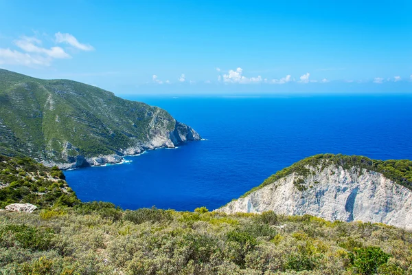 Baai op het eiland Zakynthos. Ionische zee. Griekenland. — Stockfoto