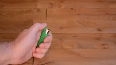 Kolum alev çakmak ışıklar