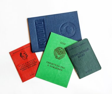 Bir belge üzerinde eğitim (diploma), doğum belgesi, Komsomol bir