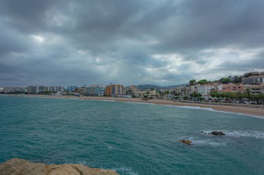 Deniz Burnu. Blanes tatil beldesi (İspanya) sahil şeridi ve plajı. Stok fotoğrafı