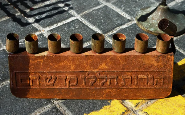 Candeliere antico per Hanukkah . — Foto Stock