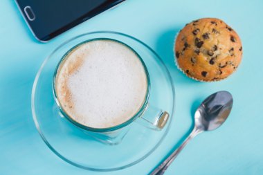 Kahve mavi bir tablo