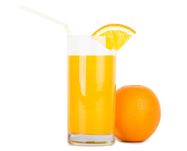 Copo de suco de laranja com laranja — Fotografia de Stock