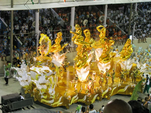 Rio de Janeiro, Brasile - 23 febbraio: incredibile stravaganza durante il Carnevale annuale a Rio de Janeiro il 23 febbraio 2009 — Foto Stock