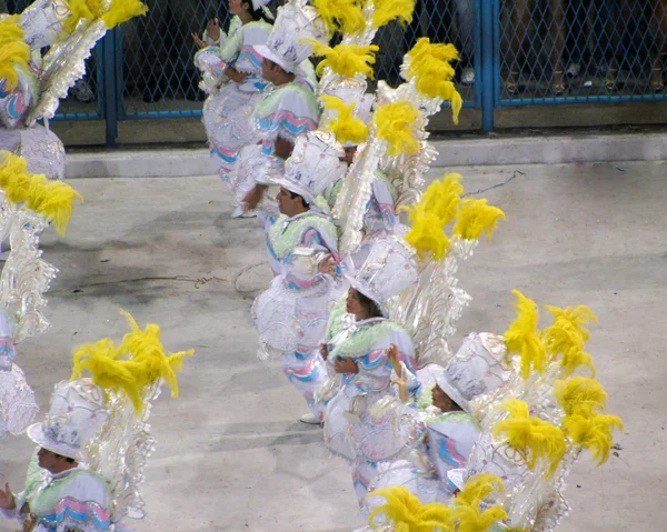 Rio de Janeiro, Brasil - 23 de fevereiro: incrível extravagância durante o Carnaval anual no Rio de Janeiro em 23 de fevereiro de 2009 — Fotografia de Stock