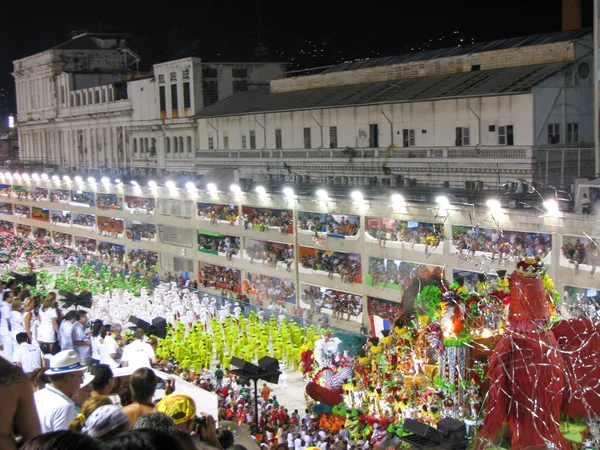 Río de Janeiro, Brasil - 23 de febrero: increíble extravagancia durante el Carnaval anual en Río de Janeiro el 23 de febrero de 2009 —  Fotos de Stock