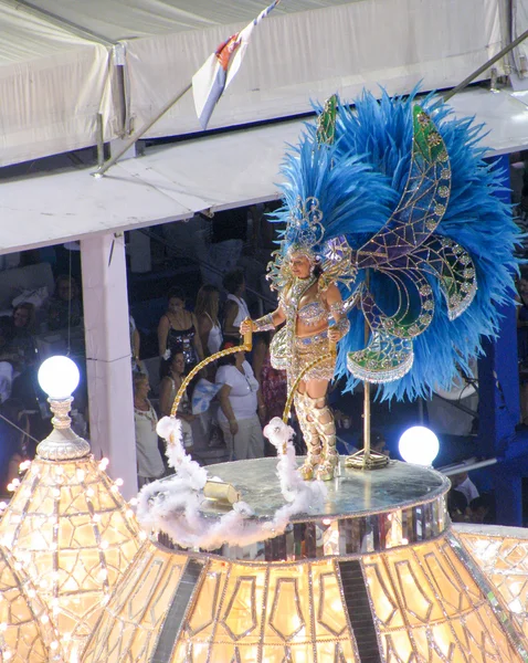 リオ ・ デ ・ ジャネイロ, ブラジル - 2 月 23 日: 2009 年 2 月 23 日にリオ ・ デ ・ ジャネイロで毎年恒例のカーニバル中に驚くべき祭典 — ストック写真