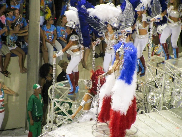 Rio de Janeiro, Brasil - 23 de fevereiro: incrível extravagância durante o Carnaval anual no Rio de Janeiro em 23 de fevereiro de 2009 — Fotografia de Stock