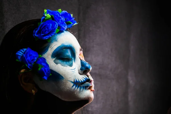 Kulis Makyajı Cadılar Bayramı Makyajı Yapan Kadınlar Profesyonel Makyaj Sanatçısı — Stok fotoğraf