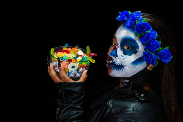 Cadılar Bayramı Catrina Zombi Renkli Şekerler Yiyen Cadılar Bayramı Kostümü — Stok fotoğraf