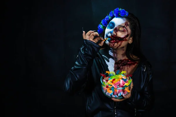 Halloween Catrina Zombie Essen Farbige Süßigkeiten Kostüm Und Make Halloween — Stockfoto