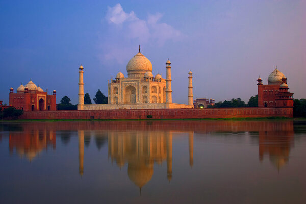 Taj Mahal at sunset