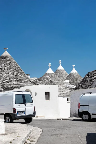 Alberobello Puglia Brindisi Italy Июля 2017 Вид Знаменитой Деревни Типичными — стоковое фото