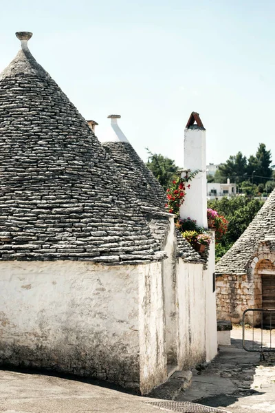 Alberobello Puglia Brindisi Italy Июля 2017 Вид Знаменитой Деревни Типичными — стоковое фото