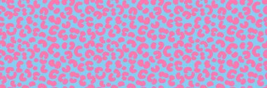 Pembe leopar lekeleri ve parlak mavi arka planda kusursuz vektör deseni. Moda için cesur ve oyuncu hayvan baskısı tasarımı, çocuklar giyer, tekstil