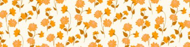 Açık bej arka planda turuncu çiçekli ve kahverengi yapraklı kusursuz vektör deseni. Kumaş, duvar kağıdı, ambalaj, sonbahar dekoru için zarif botanik tasarımı