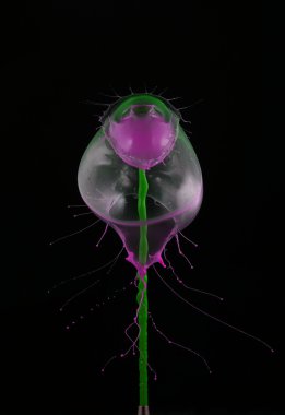 bir damla su (renkli)