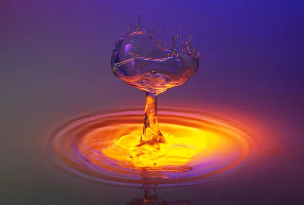 Ein Tropfen Wasser (getönt) — Stockfoto