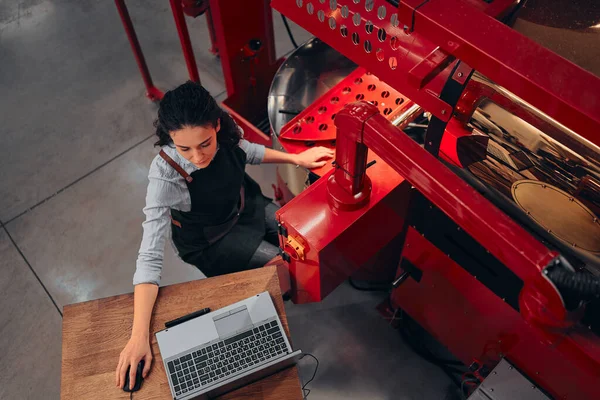 Woman Working Coffee Production Barista Adjusting Coffee Machine Using Special — Stock Photo, Image