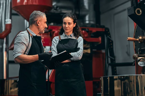 Coffee Shop Workers Checking Coffee Beans Roasting Process Together Make — Stock Photo, Image