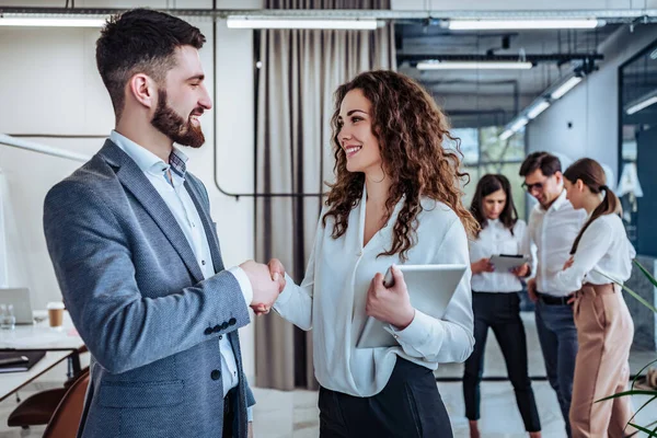 Parceria Negócios Reunião Concept Successful Empresários Handshaking Depois Bom Negócio — Fotografia de Stock