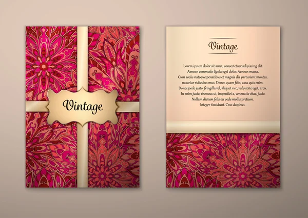 Cartões vintage com padrão de mandala floral e ornamentos . — Vetor de Stock