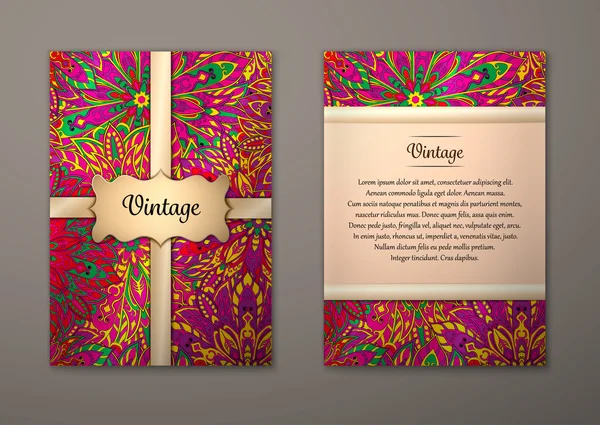 Cartões vintage com padrão de mandala floral e ornamentos . — Vetor de Stock