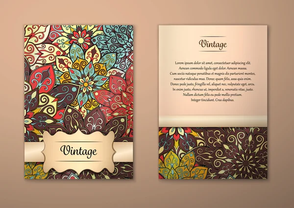 Tarjetas vintage con patrón de mandala floral y adornos . — Archivo Imágenes Vectoriales