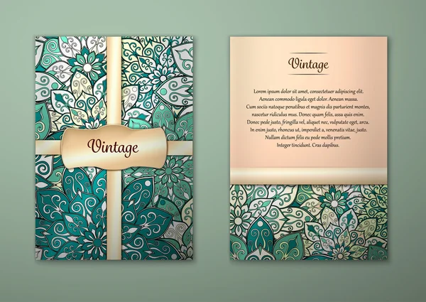 Cartes vintage avec motif mandala floral et ornements . — Image vectorielle