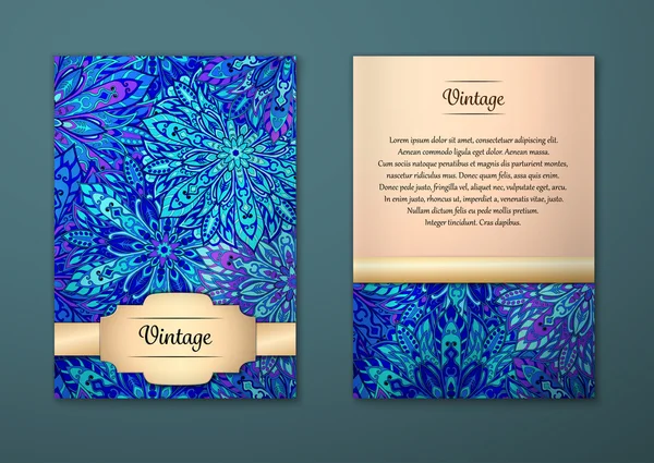 Vintage kort med blommig mandala mönster och prydnadsföremål. — Stock vektor