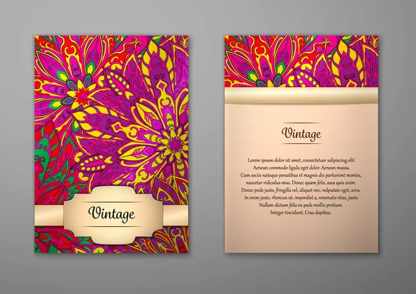 Çiçek mandala desen ve süs eşyaları ile Vintage kartları.