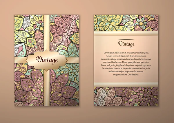 Cartões vintage com padrão de mandala floral e ornamentos . — Vetor de Stock