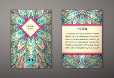 Çiçek mandala desenli el ilanı