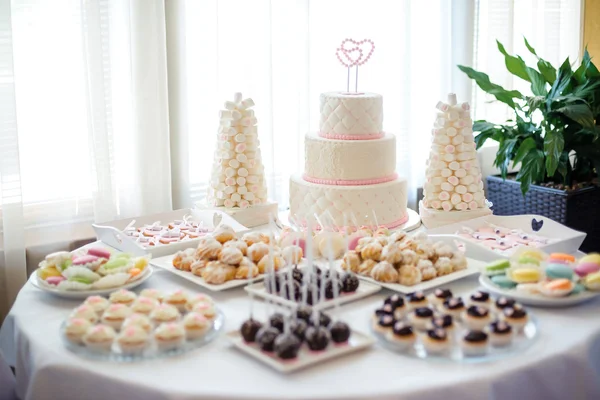 A wedding cake — Stock Photo, Image
