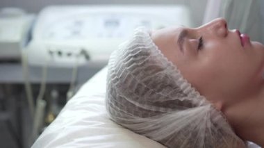 RF kaldırma için yüz hazırlığı.