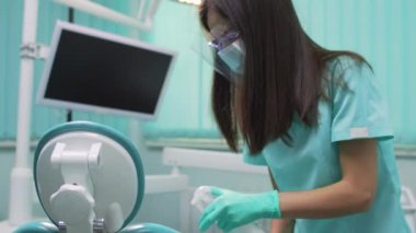 Diş hekimlerinin iş yerlerinde dezenfeksiyon.