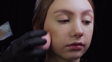 Temelini yüz yüze uygula.