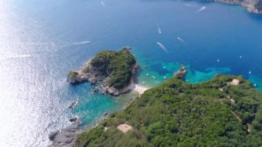 Korfu adasının havadan görünüşü.