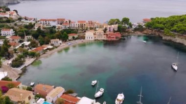 Yunan kenti Asos, Kefalonia 'nın üst manzara manzarası