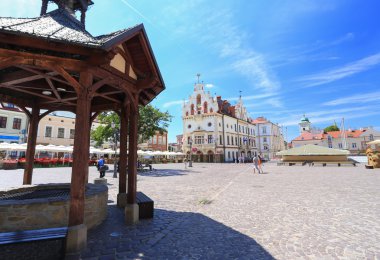 Rzeszow mein meydanında tarihi mimari bir görünümünü