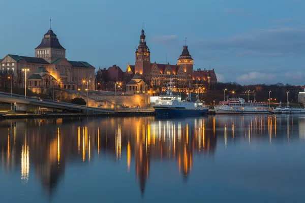 Um panorama noturno da cidade de Szczecin na Polônia — Fotografia de Stock
