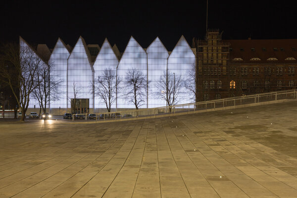 Ночной вид на общественные места в городе Щецин
